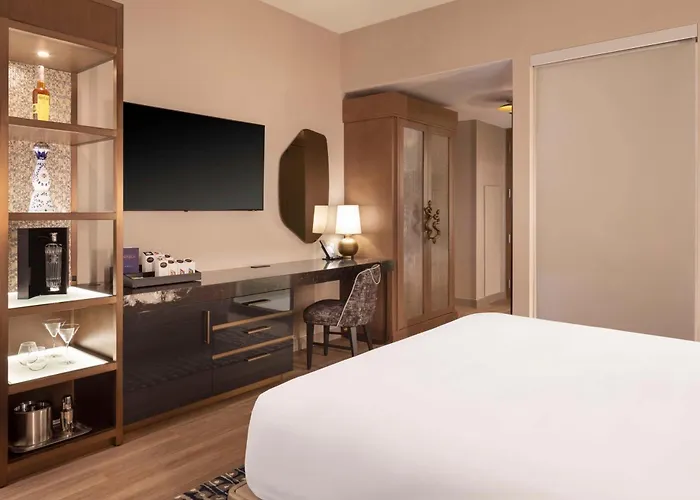 Caesars Republic Scottsdale, A Hilton 4*